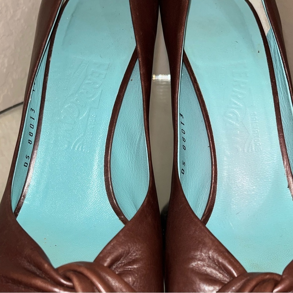 Salvatore Ferragamo Leather Pumps Heels, Brown with Blue Interior, Size 9B - Picture 5 of 14